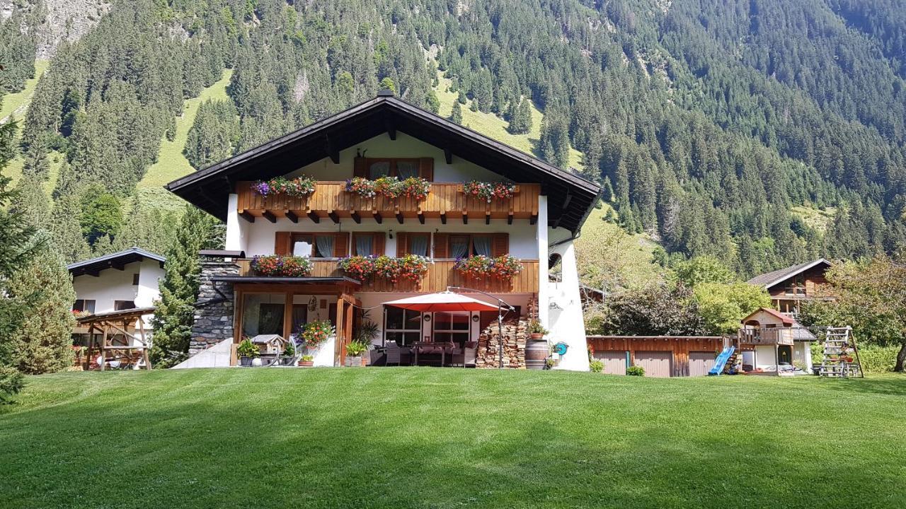 Haus Hubertus - Gästehaus Sahler Partenen Exterior foto