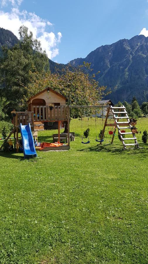 Haus Hubertus - Gästehaus Sahler Partenen Exterior foto